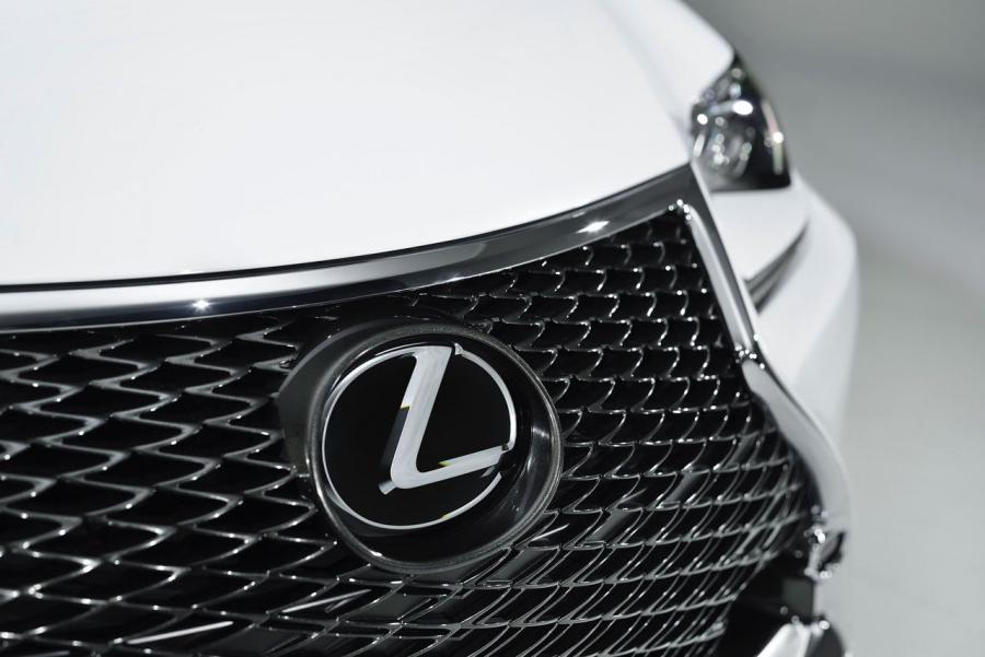  Lexus RC350 F-Sport 2014 года  (фото 4 из 32)